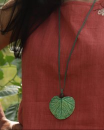 Collar colgante | Papel maché Hoja Hecho a mano Pintado a mano