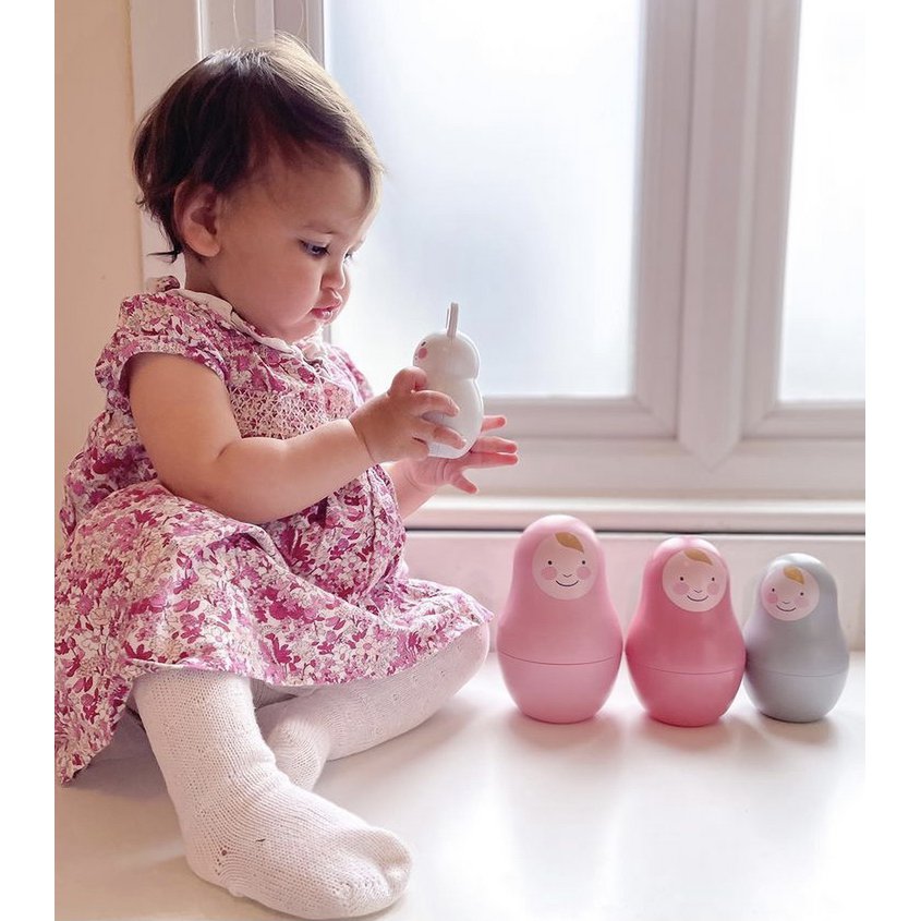 Rosa nistende Babys mit Chiming Bo Bunny