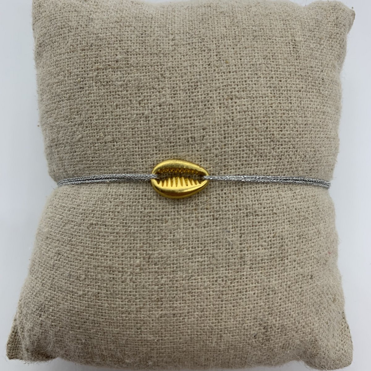 Pulsera Pequeña Concha Dorada