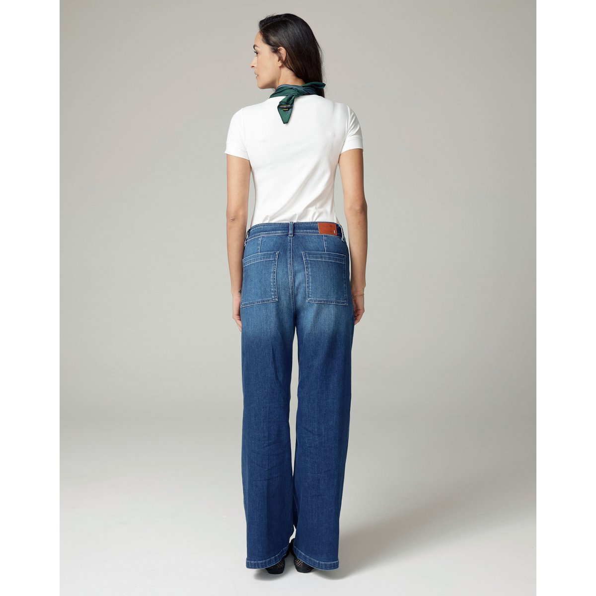 Mittelblaue Super-Vintage-Jeans mit weitem Bein und hohem Bund | Die Bratsche