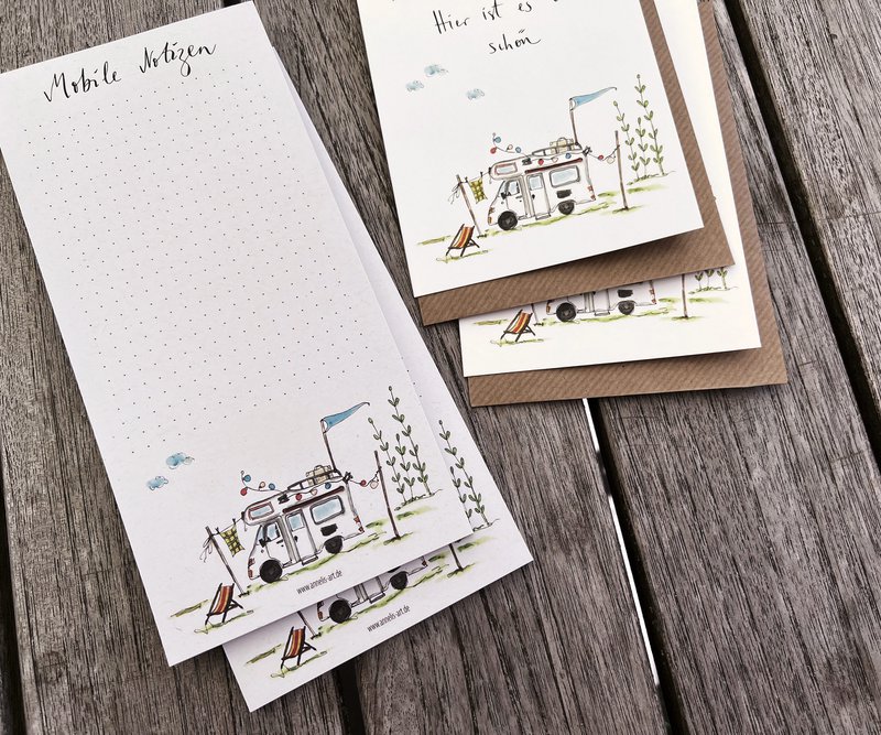 Blocco di scrittura realizzato in carta riciclata | Camper in una vacanza in campeggio | Formato DIN (lungo) | 99 x 210 mm | Punteggiato