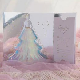 Tarjeta de boda 3D - Dama espumosa con diseño de vestidos de novia