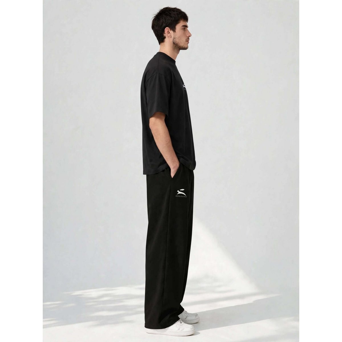 Herrenhose mit weitem Bein