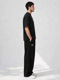 Herrenhose mit weitem Bein