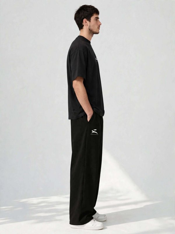 Herrenhose mit weitem Bein