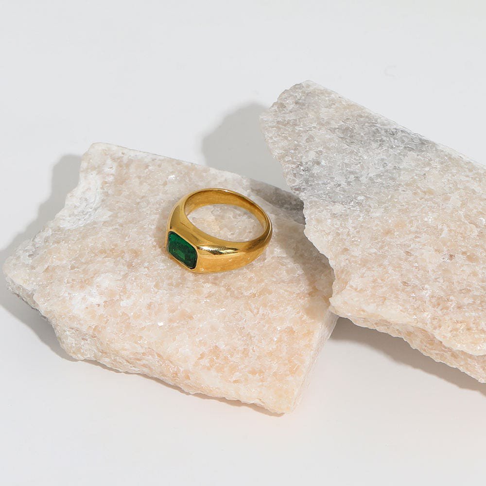 Lola - Green Stone Statement Gold Band