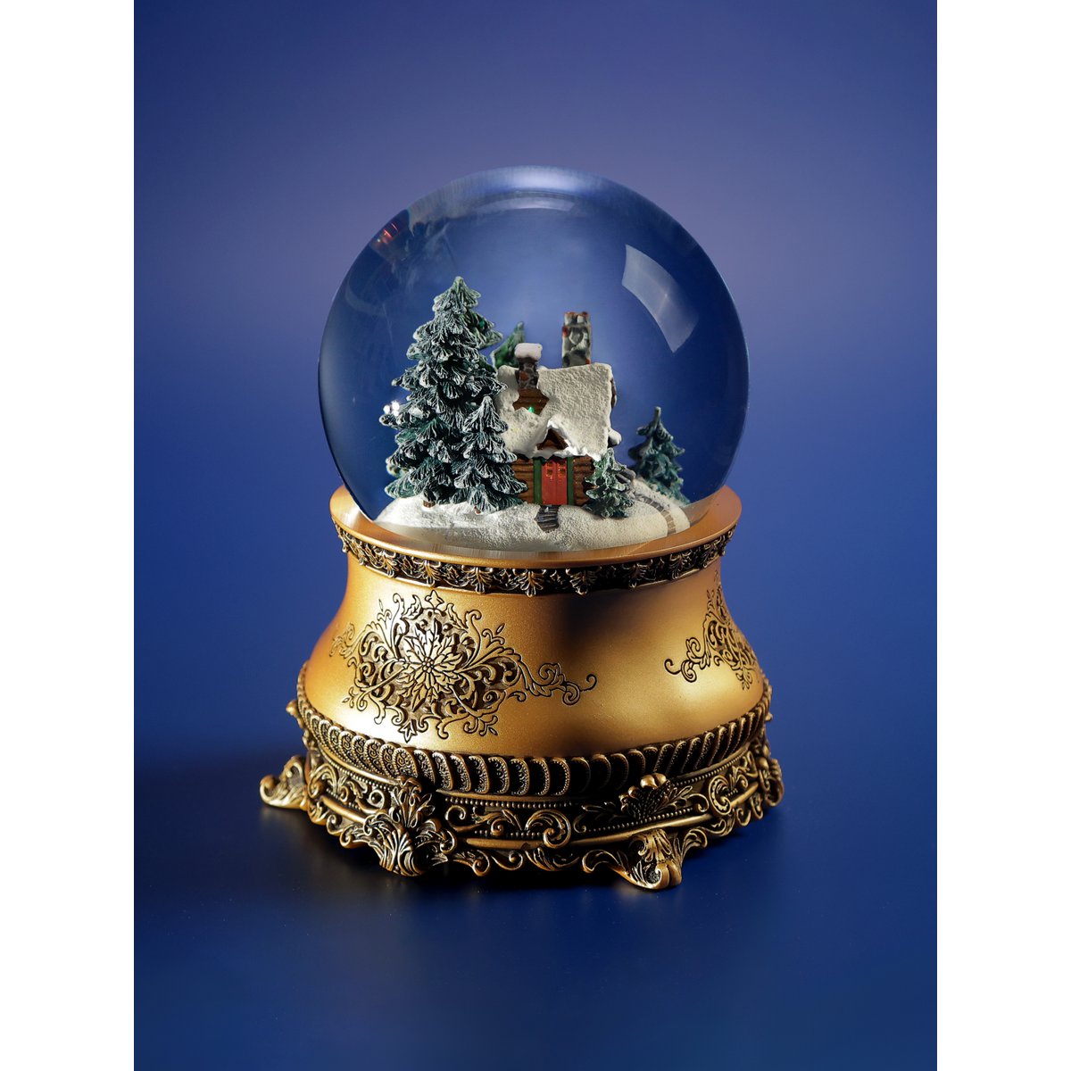 Kerstmuzikale sneeuwbol ‘Klein Huis in het Bos’, glas, met verlichting en automatische sneeuwstorm