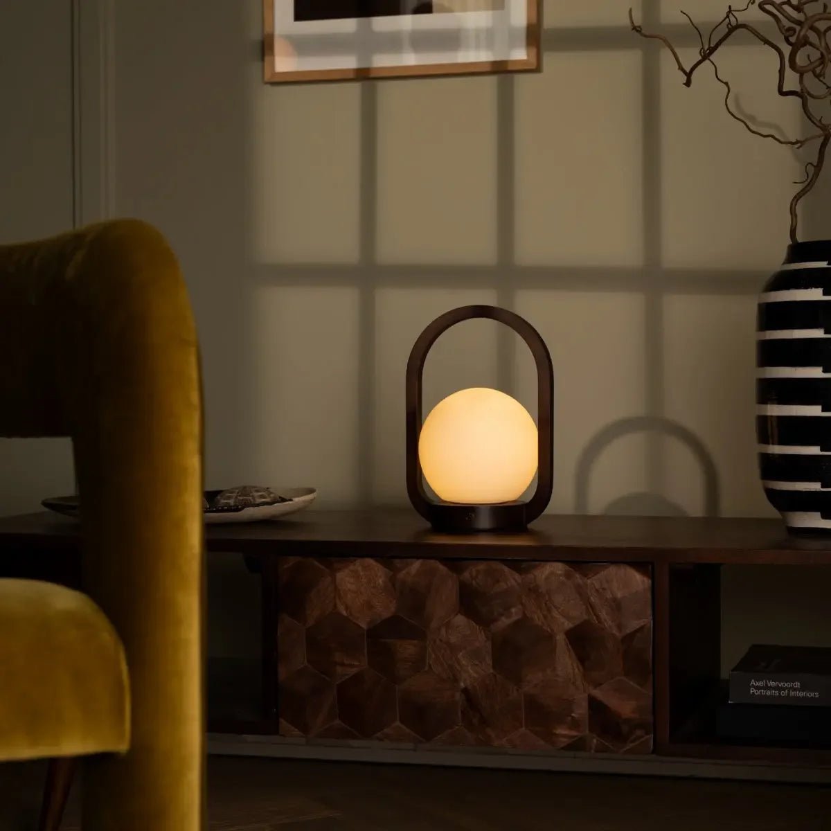 Skye dunkelbraune wiederaufladbare Holzlampe