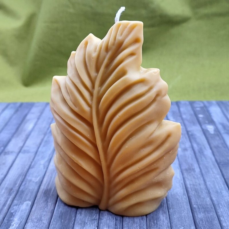 Beeswax and Soy Foglia Shaped Candle
