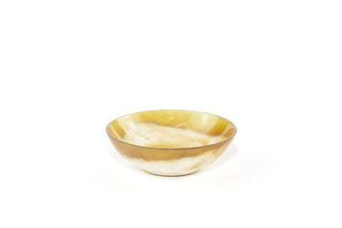Small round cup in blond horn