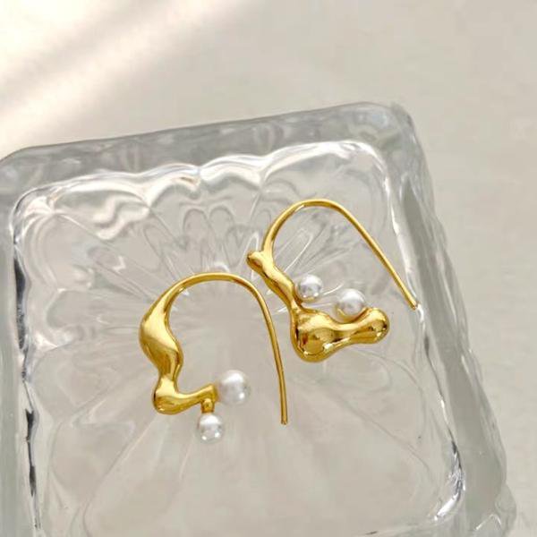 Asymmetrical Molten Pearl Earrings