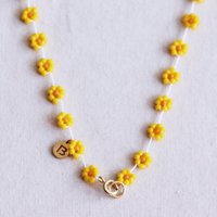 Daisy flower necklace - yellow/orange