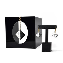 Geometrische piramideset – ketting en oorbellen – ZOWEL VOORRAAD MINST