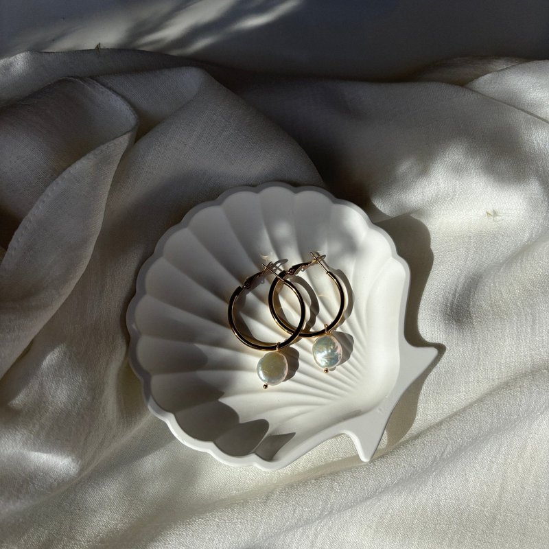 Golden Reflections - Large gold and pearl circles
