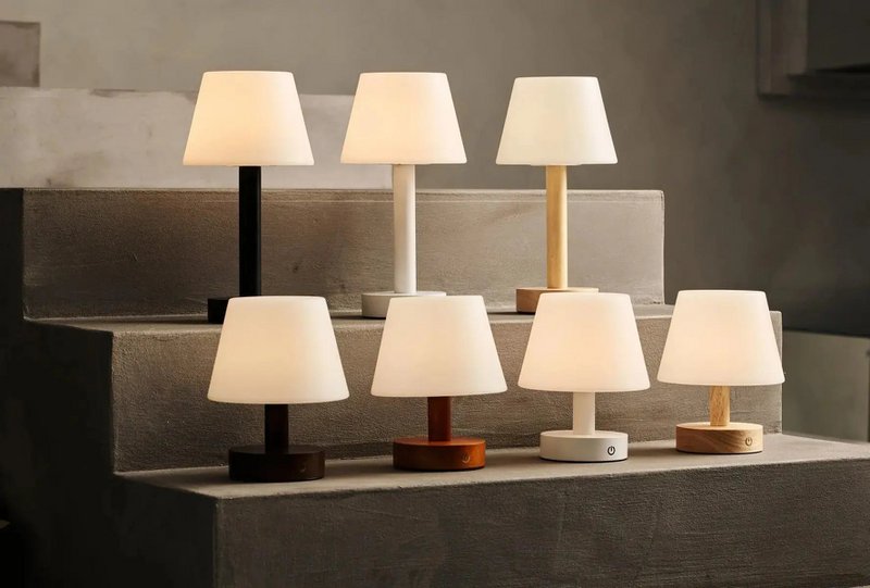 Teddy lichtbruine houten oplaadbare tafellamp