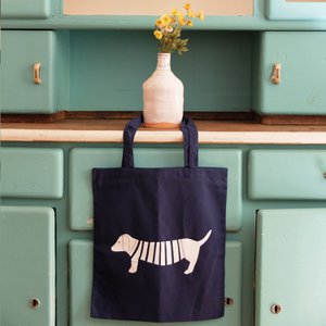 handbedrukte stoffen tas met marineblauw teckelmotief