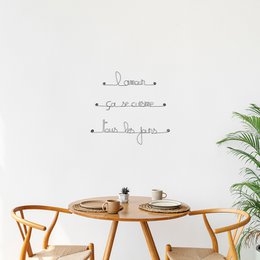 Draadwanddecoratie - "Liefde wordt elke dag gekookt" - Valentijnsdag / Moederdagcadeau