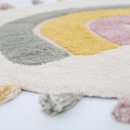 Alfombra infantil de algodón lavable arcoíris con pompones RAINBOW MOSS