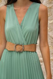 Wide elastic belt with silver buckle in colors black, brown, taupe, navy, fuschia, khaki, and light beige. Pleated dress with v-neck and black belt.

The product images show a wide elastic belt with a silver buckle, available in various colors including black, brown, taupe, navy, fuschia, khaki, and light beige. The second image shows a pleated dress with a v-neck and a black belt.