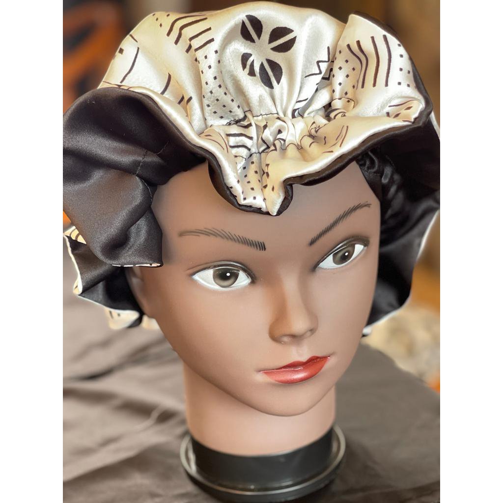 Satynowa czapka śpiąca Mama Theresa na afro -locken - Polka Dot Bogolan Print