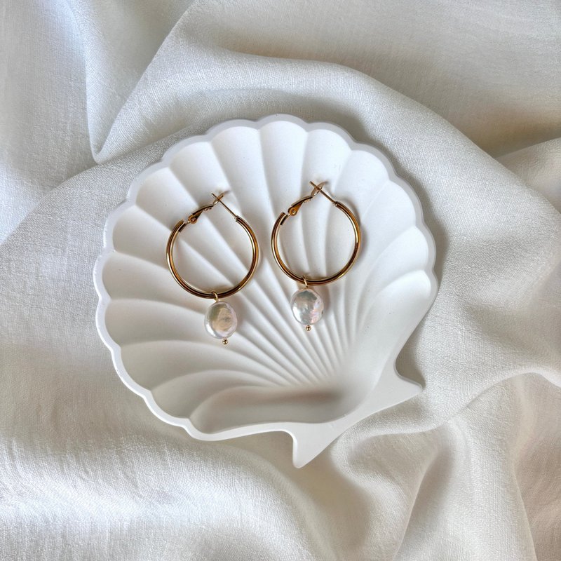 Golden Reflections - Large gold and pearl circles