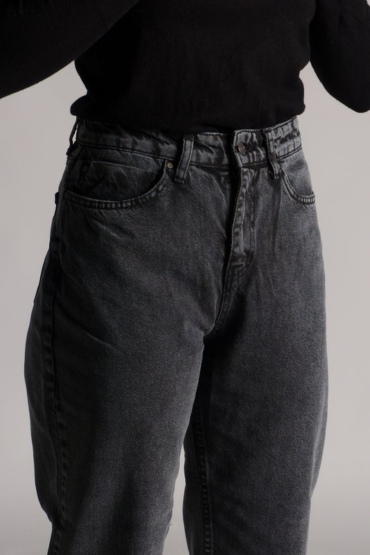 Mom-jeans til kvinder - emblematisk for 80'erne