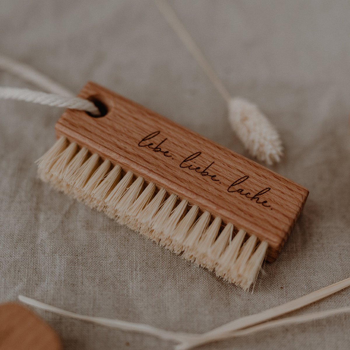 Nail brush Live Love Laugh (PU = 12 pieces)