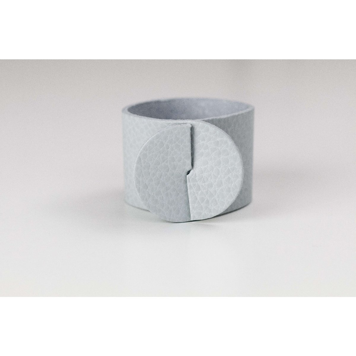Icy grey 4cm diameter