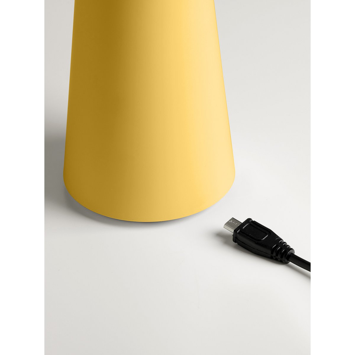 BORDLAMPE MOVE ME STØVET GUL