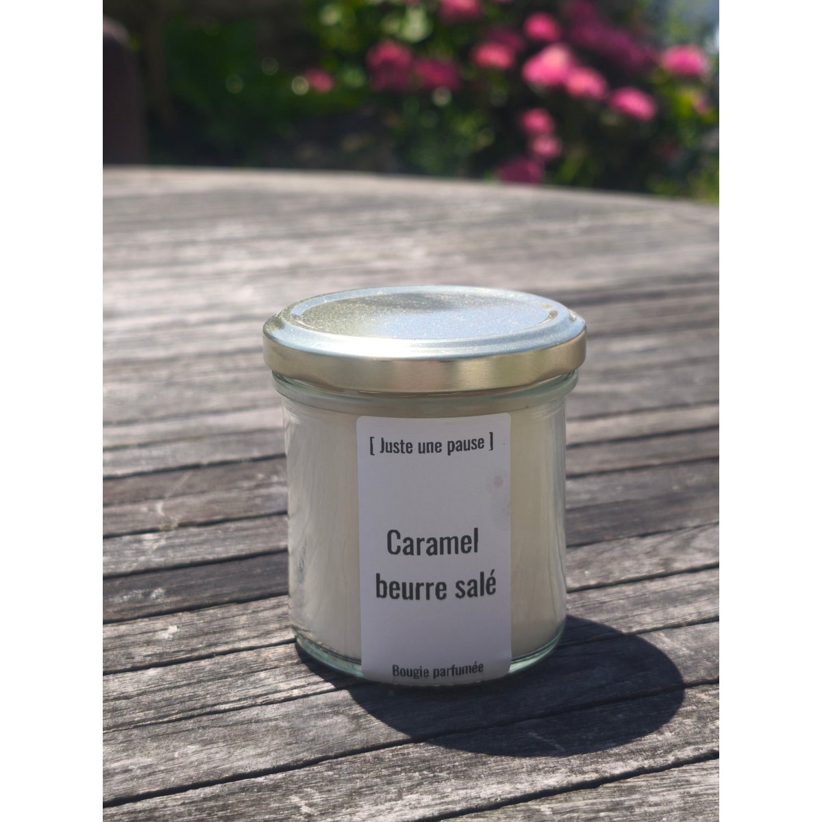 Monoi poured candle