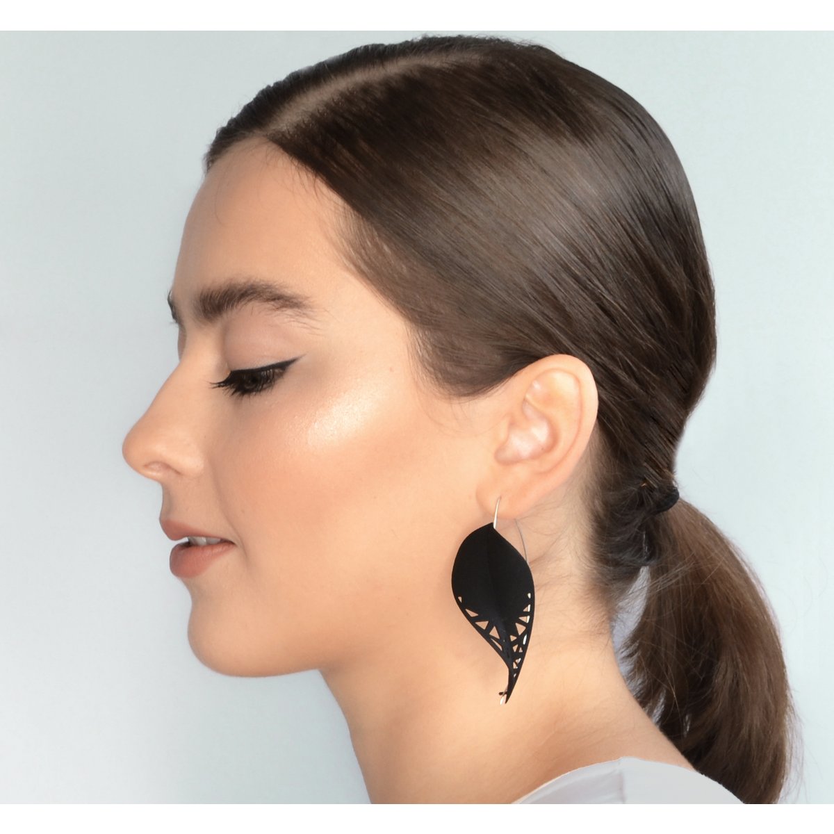 LEAF Earrings Black