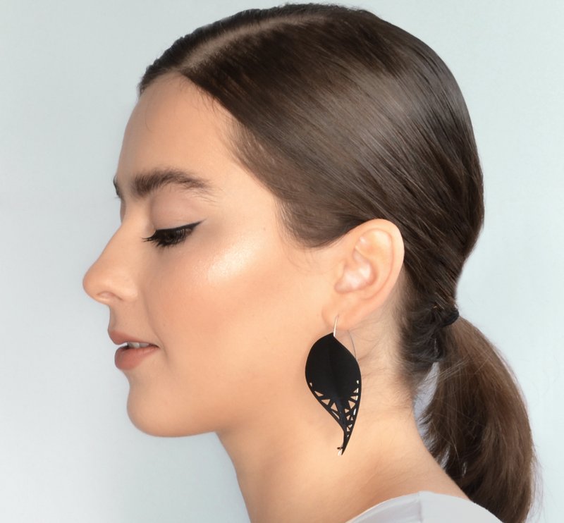 LEAF Earrings Black