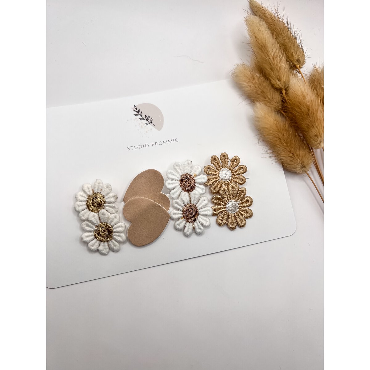 Flower pins (set)