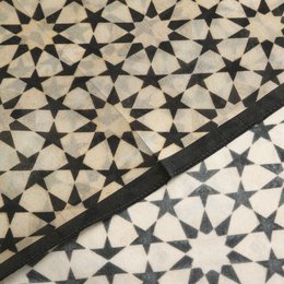 Black and Cream Silk Square Scarf Nujum