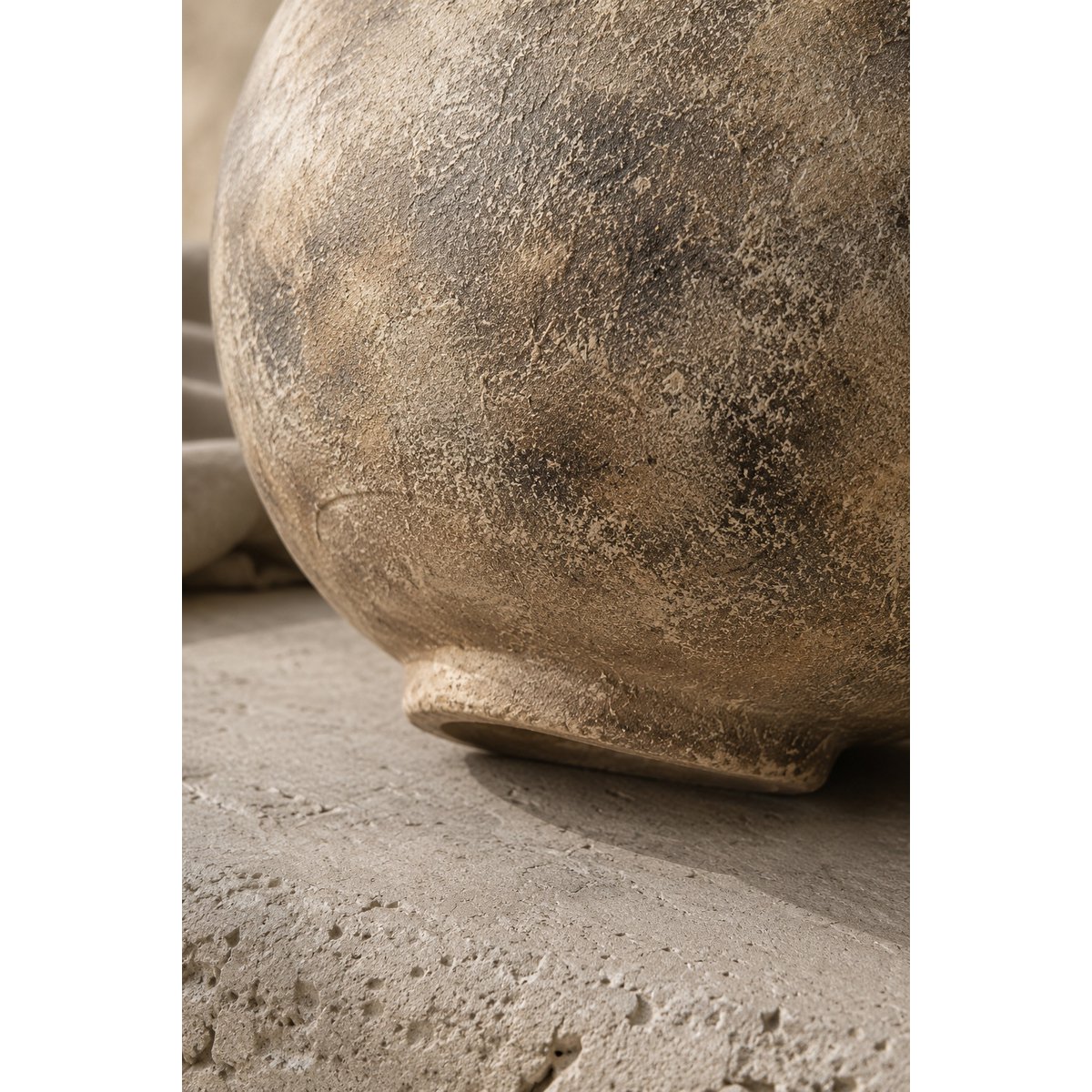 Die Orbis – dekorative Terrakotta-Vase