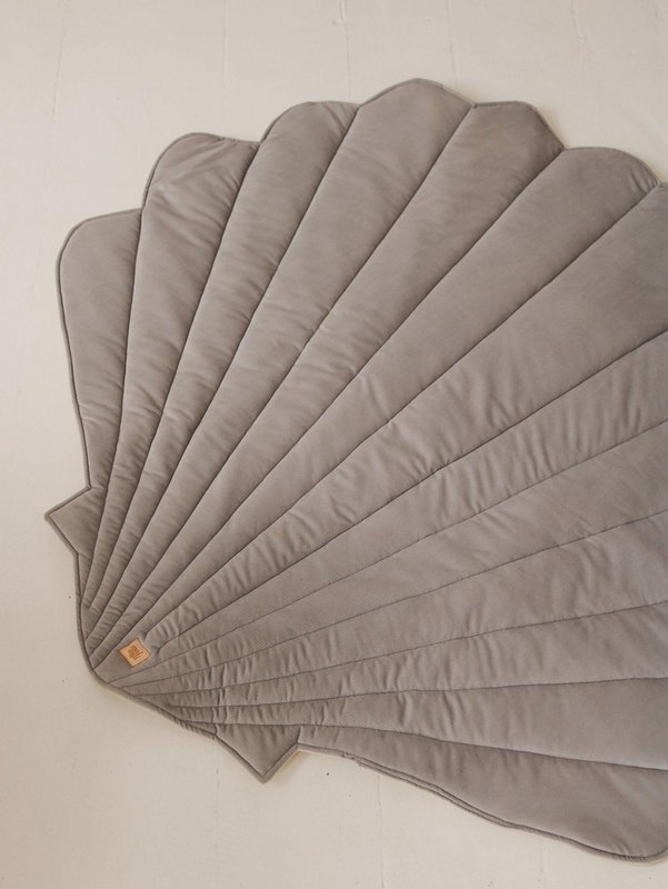 Aksamitna mata muszelkowa „Dove grey”
