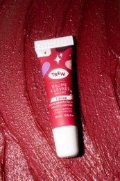 Barwiący balsam do ust o zapachu wiśni, w 100% naturalny i wegański: luzem