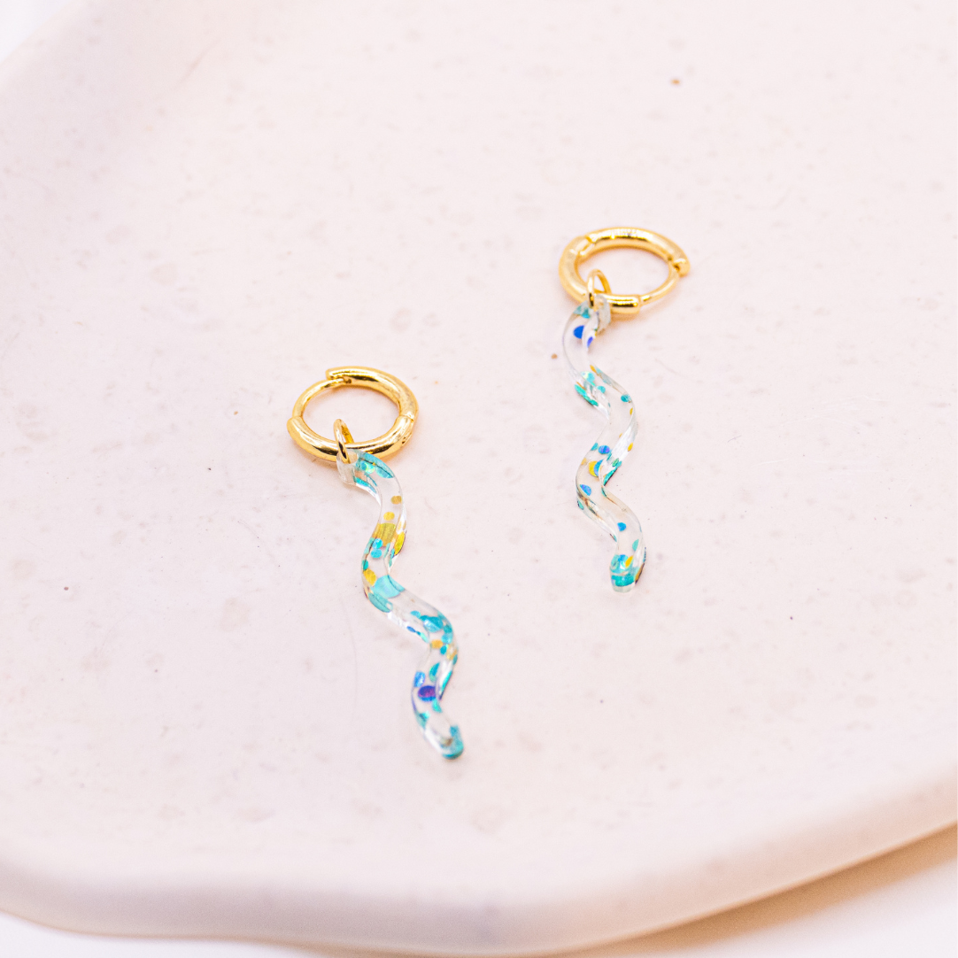 Oorbellen glitter oorringen acryl 18k vergulde glitter slang - lichtgewicht oorknopjes geometrische vorm