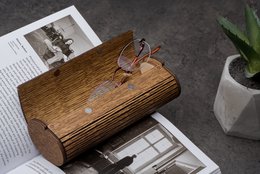  Handcrafted oak reading glasses case in vintage white color.