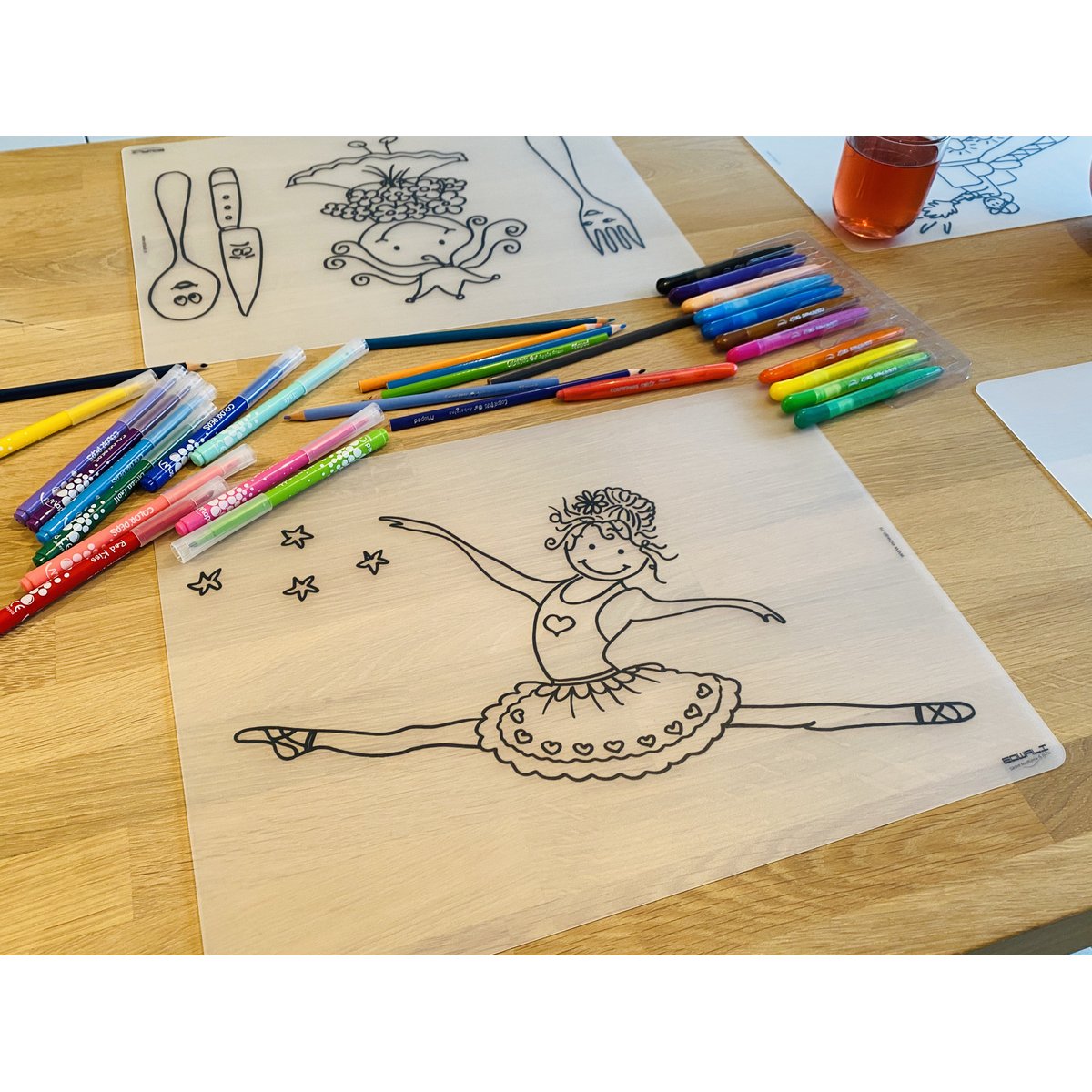 Recolorable placemat Ballerina