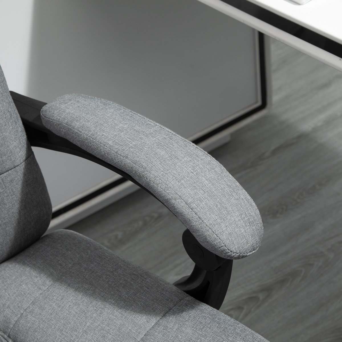 Office chair with pillow armrest Desk chair with tilt angle Height-adjustable swivel chair with footrest Linen foam PVC Light gray 66 x 76 x 112-120 cm
