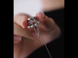 Elegant ear cuff with chain - One piece