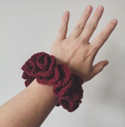 DIY Complete Package learning to crochet scrunchie
