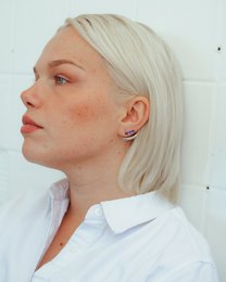 Emalje øreringe foran og bagpå — blå og sølv