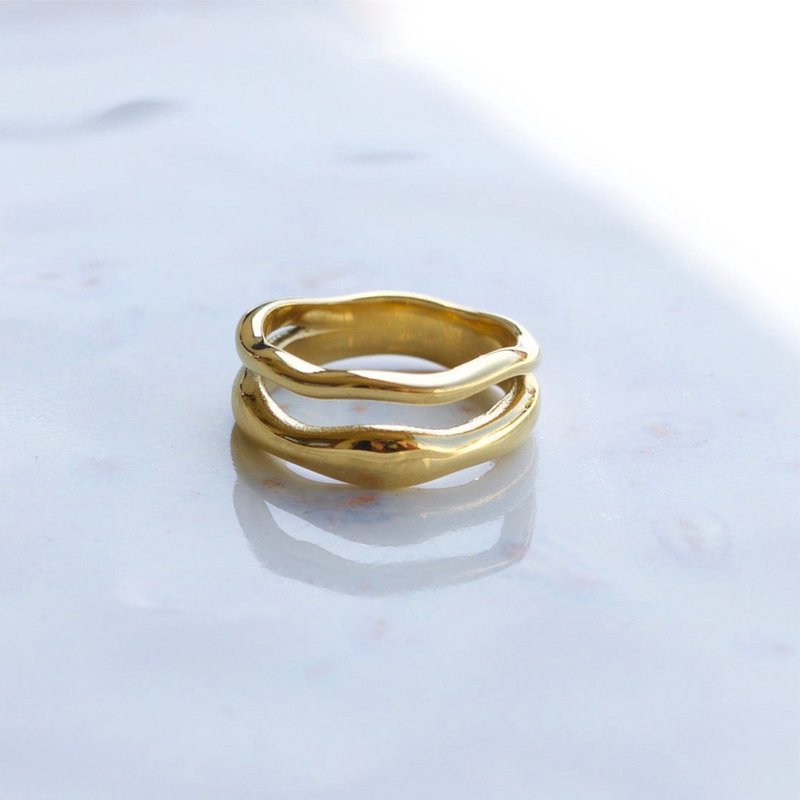 Shantina – Doppellagiger Wellen-Gold-Stapelring