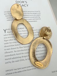 Meij goldfarbene Statement-Ohrringe