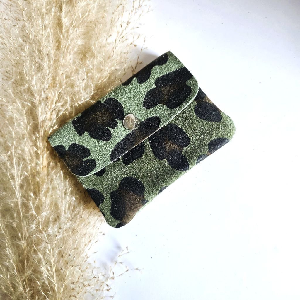 Mini portafoglio leopardato verde