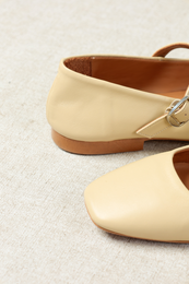 YOTA YELLOW – Mary-Jane-Ballerinas mit quadratischer Zehenpartie
