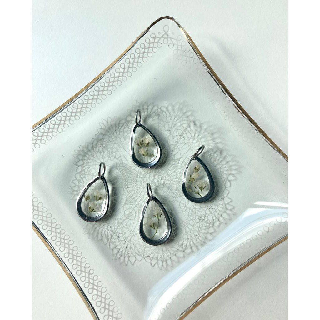 Resin/Stainless Steel Pendant gold/silver with Gypsophila (without necklace)