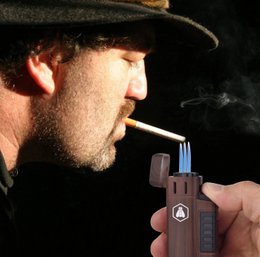 Laguiole Présentoir de 12 briquets triple flamme et support cigare